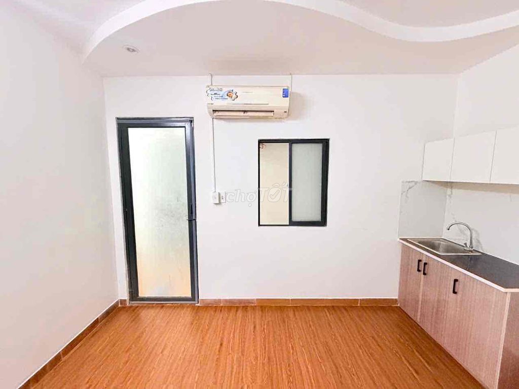 A cheap service apartment.