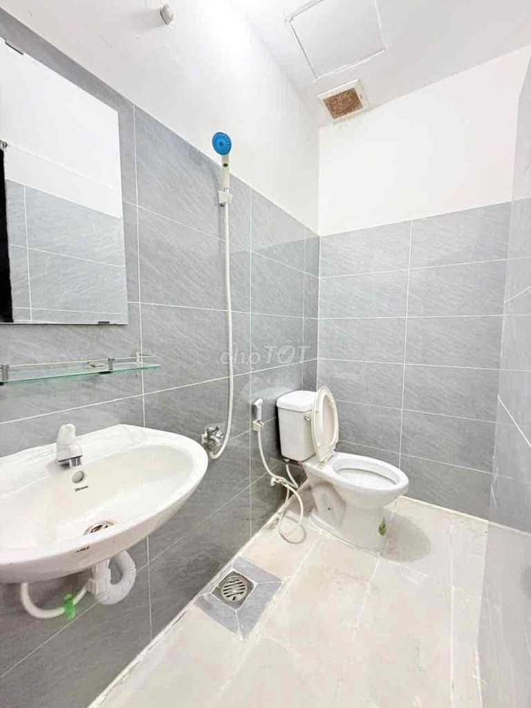 A cheap service apartment.