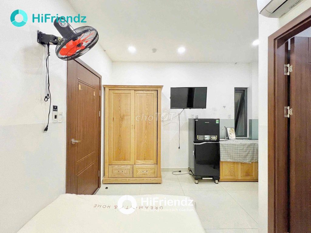 Rent the studio. Văn Cao is cheap.