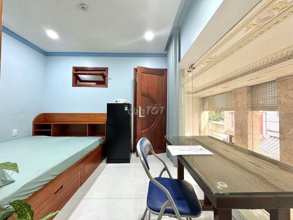 A full interior room at Lý Thường Kiệt 3’ to a university