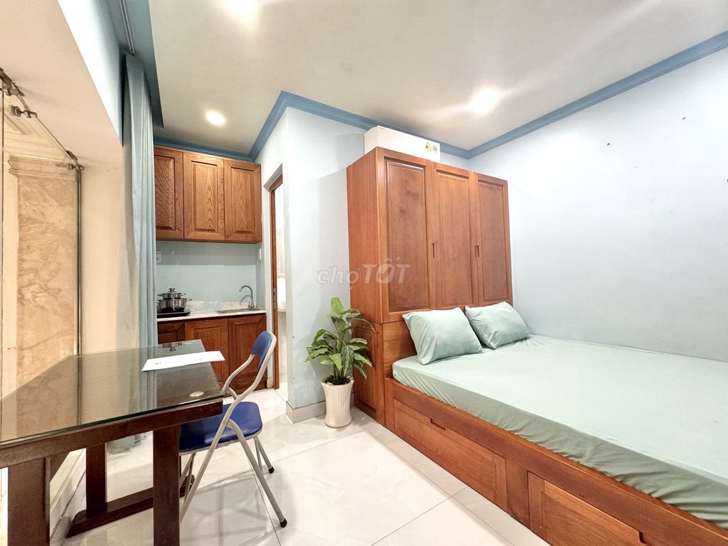 A full interior room at Lý Thường Kiệt 3’ to a university