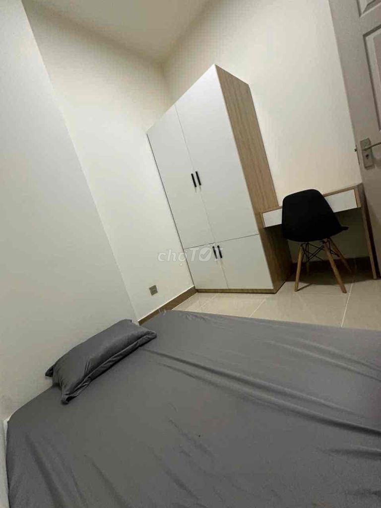 Room 2 million3 full interior, five minutes away from pmh, car, swimming pool, park.