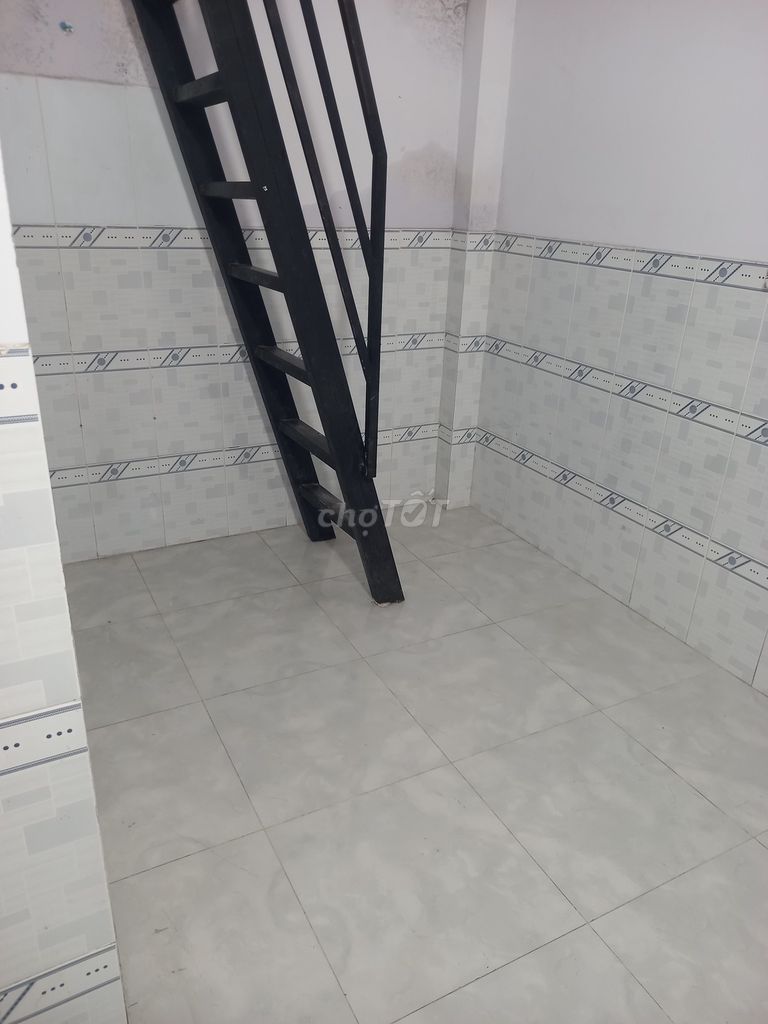 Rent a 30-foot hotel, quiet area, 3/50 meters base.