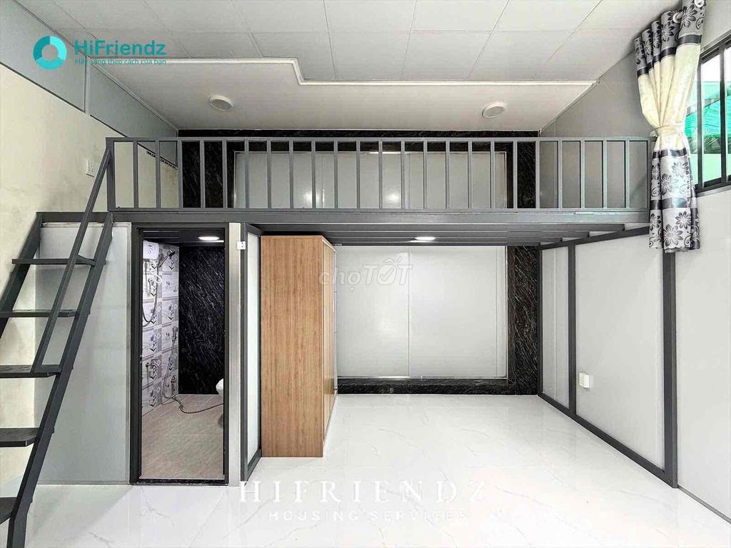 Room Full Intrigue - Free Car - Ueh Base N, car