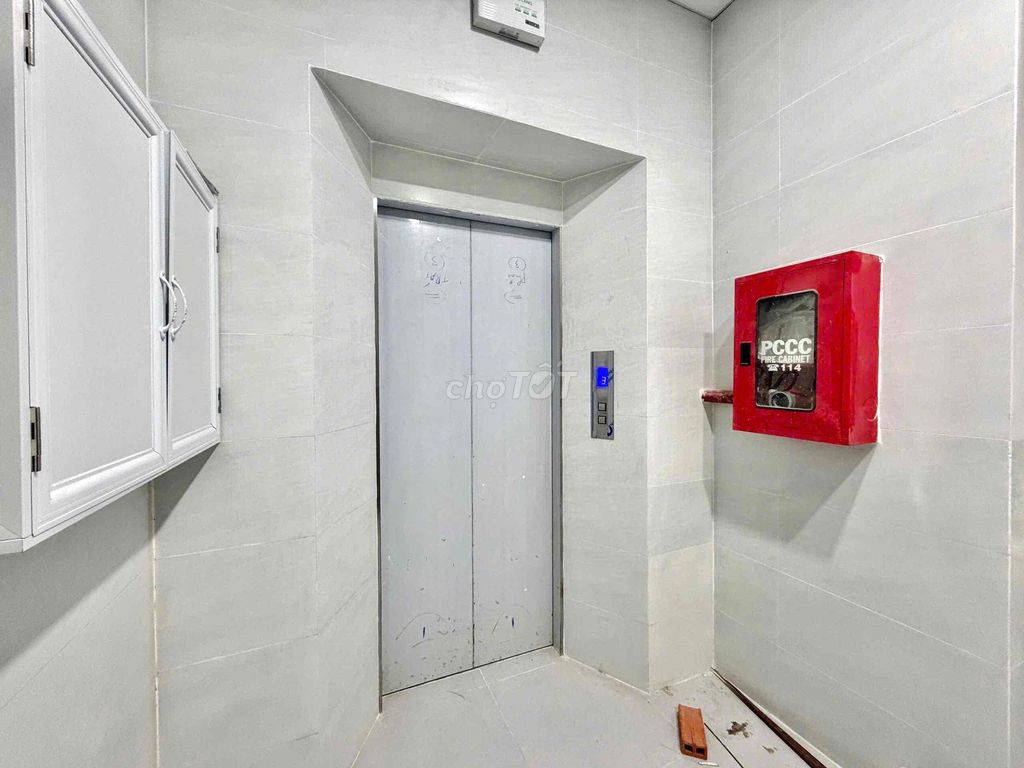 Open a 30-mm-price hotel right at the base of the spades.