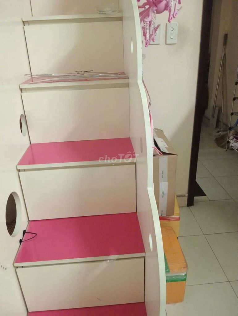 Full boarding room cold machine interior