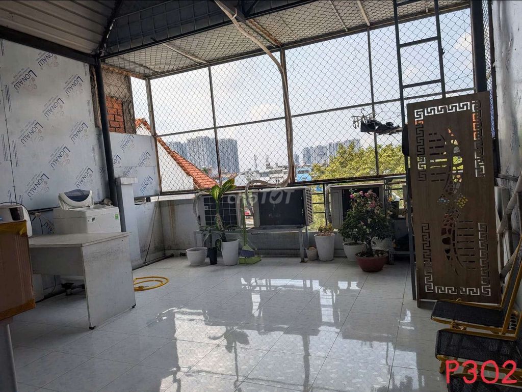 Need to pass the motel, cut the kitchen, October 1st empty In the Phú Thuận market.