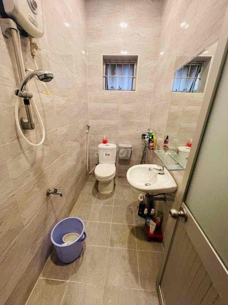 Room 4 million2 for rent near Gimboall, now free.