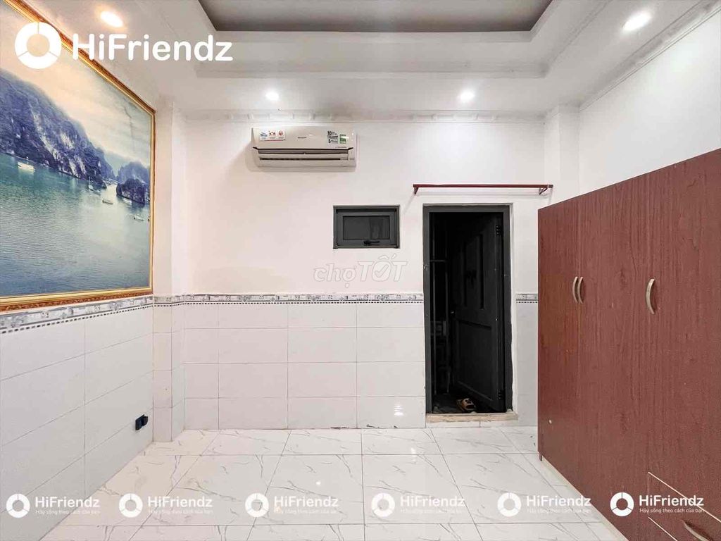 Check out the window balcony with a Tân Sơn air conditioning.