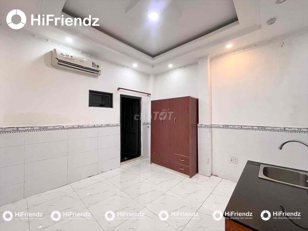 Check out the window balcony with a Tân Sơn air conditioning.