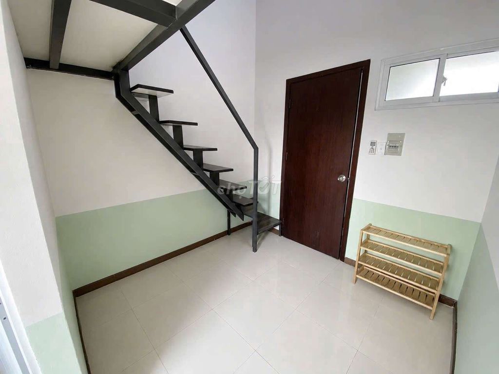 The beautiful room is on guard, the elevator building right on the New Shun Bridge, ummble, nttu.