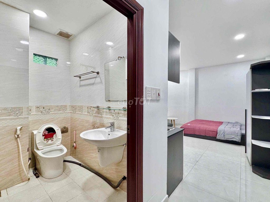 The service apartment is in front of Trần Quang Diệu District 3.
