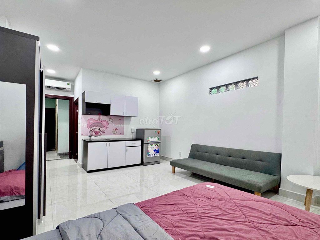 The service apartment is in front of Trần Quang Diệu District 3.