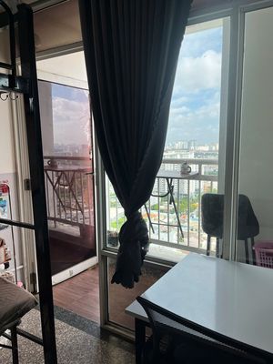 There are balconies near the University of tdt
