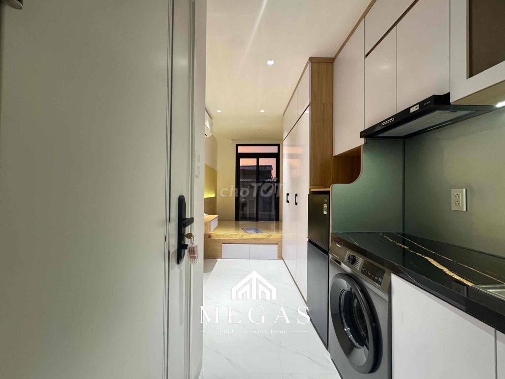 The service apartment is 25 meters with a balcony at Lê Đức Thọ near the A.S. market.