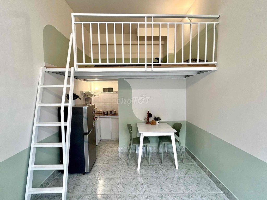 The entire interior is large, new room in the heart of District 7