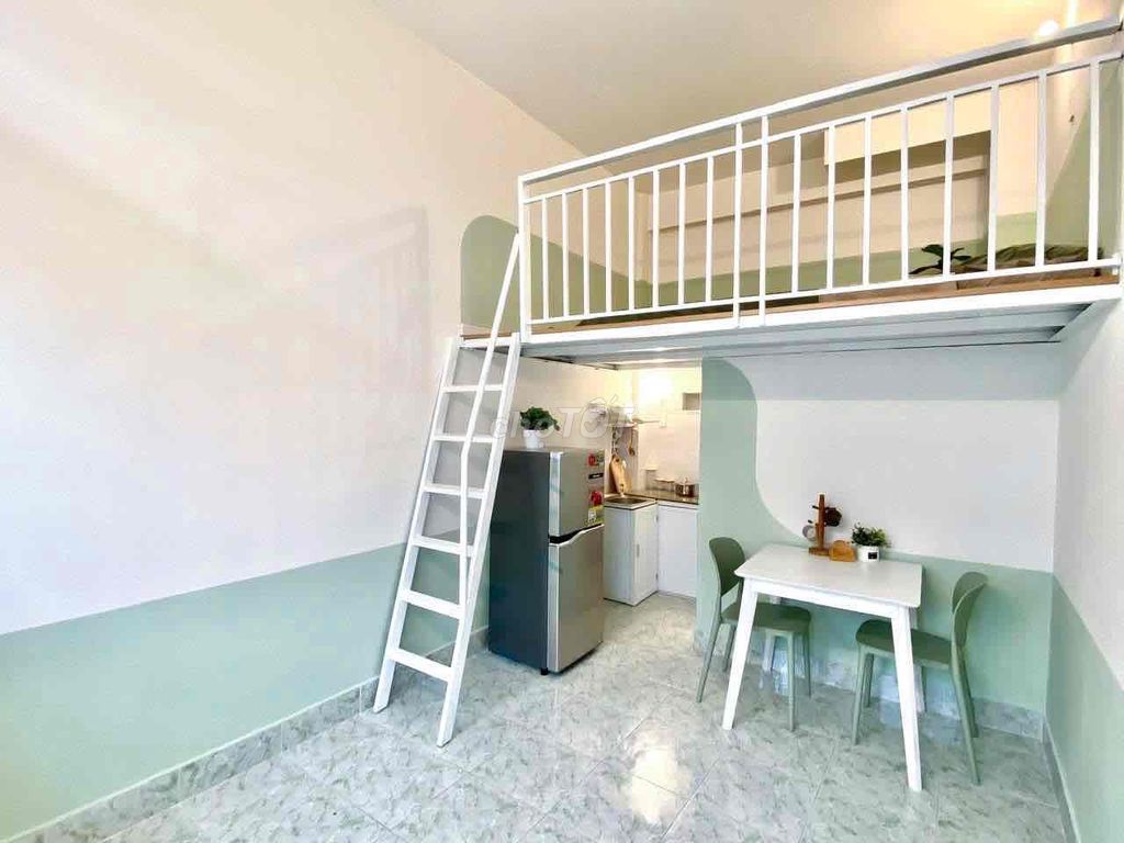 The entire interior is large, new room in the heart of District 7