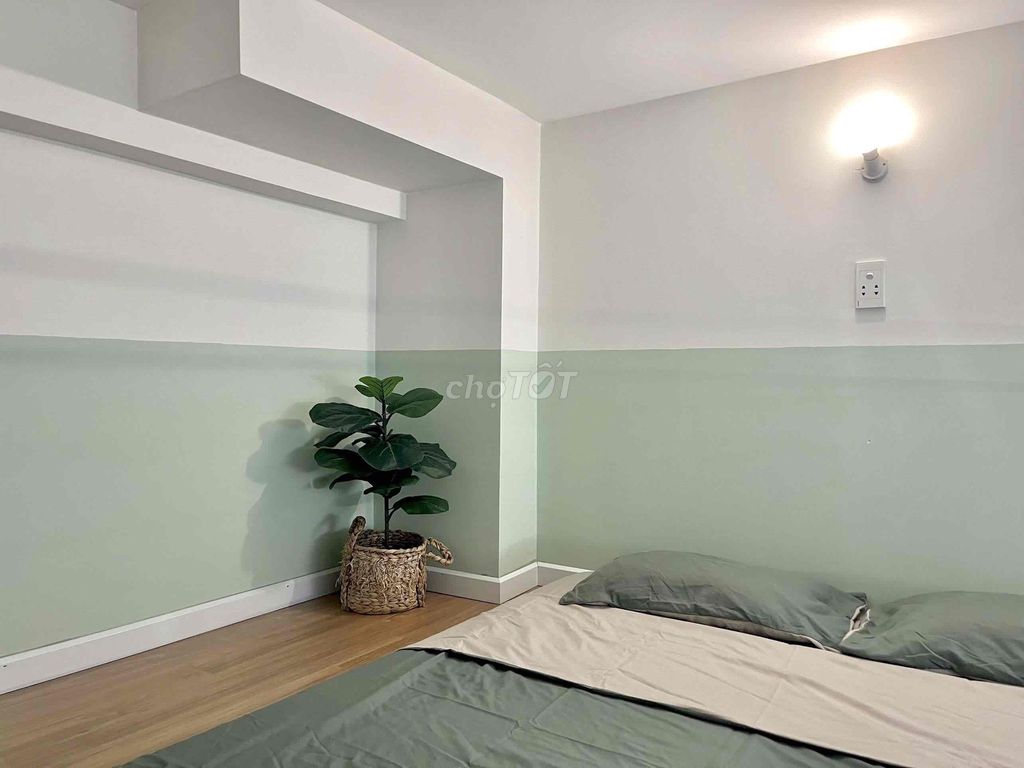 The entire interior is large, new room in the heart of District 7