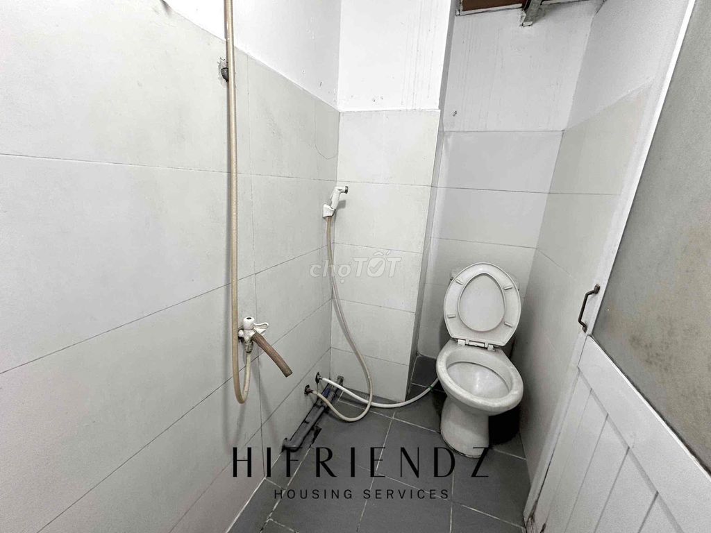 2M guards have the air conditioning elevator near the aeon University cheap huit
