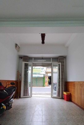 Six bedrooms, three toilets. Bà Hạt cash, District 10. area: 3 x 15 meters, 3 rooftops