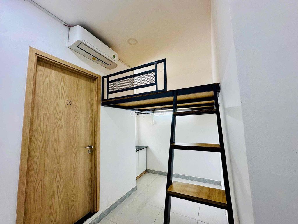 The Lê Đức Thọ suite is cheap.