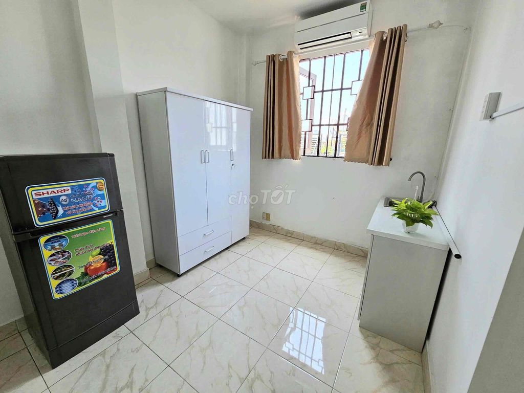 Rent the studio full-in-the-size Phú Thuận front-end furniture.