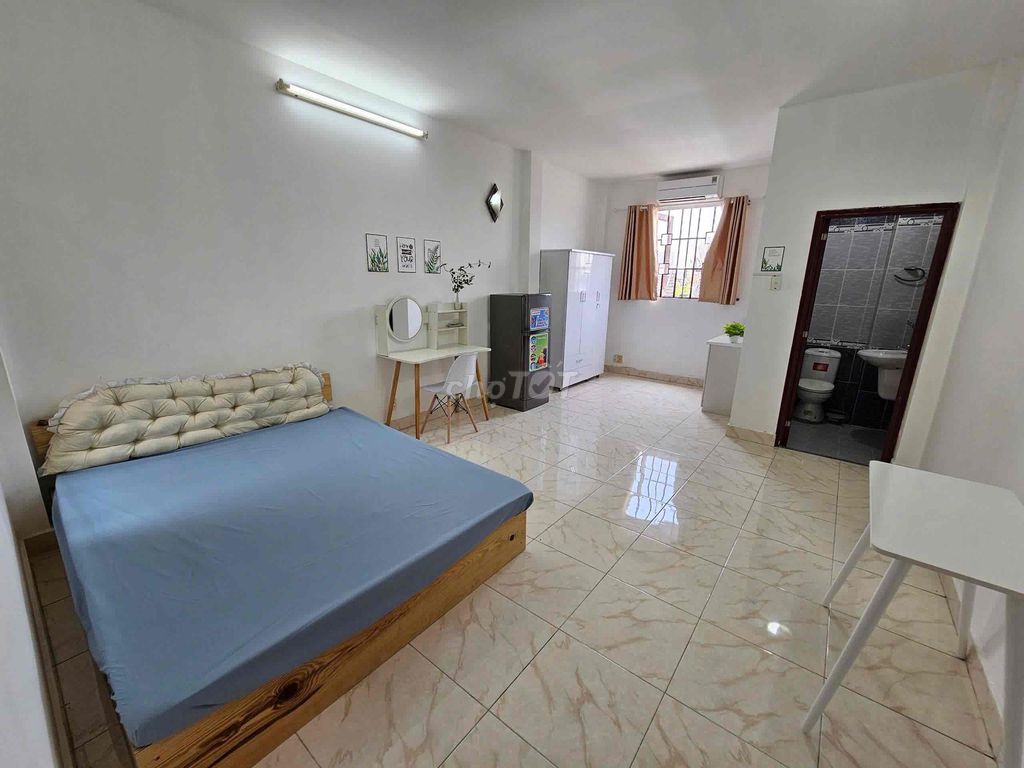 Rent the studio full-in-the-size Phú Thuận front-end furniture.