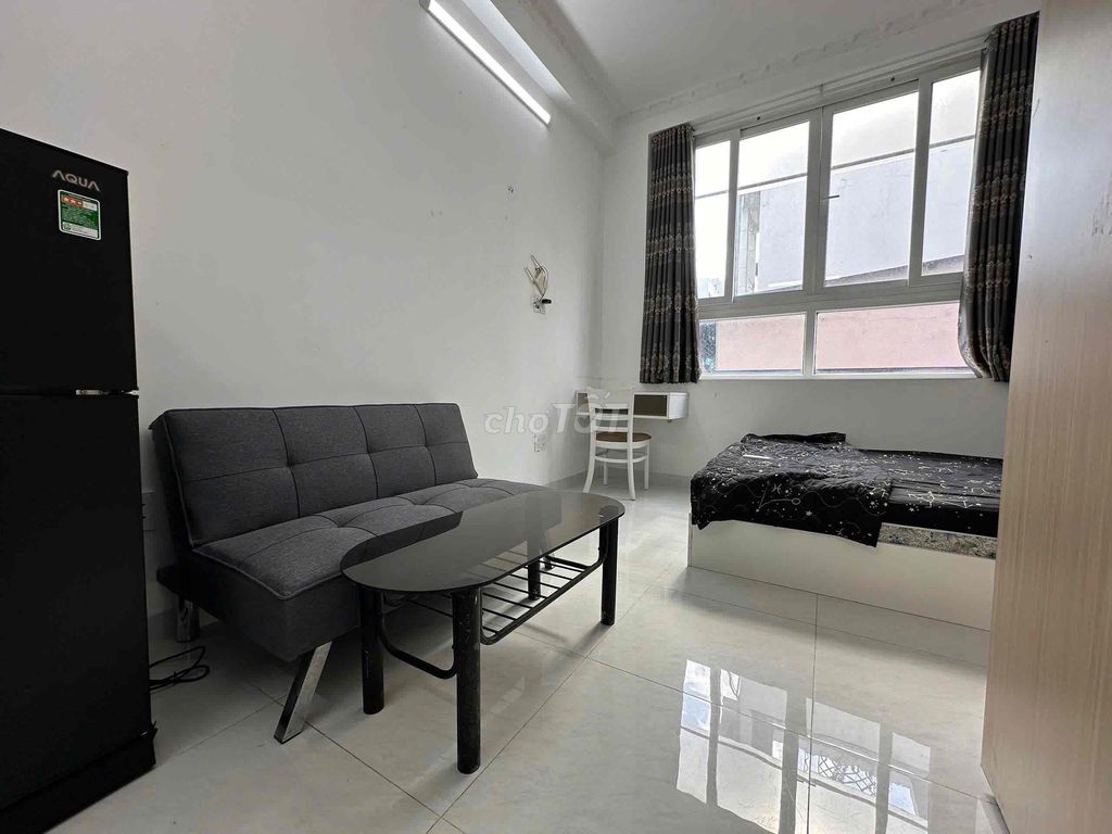 Rent the sky window studio full interior right in the heart of District 3