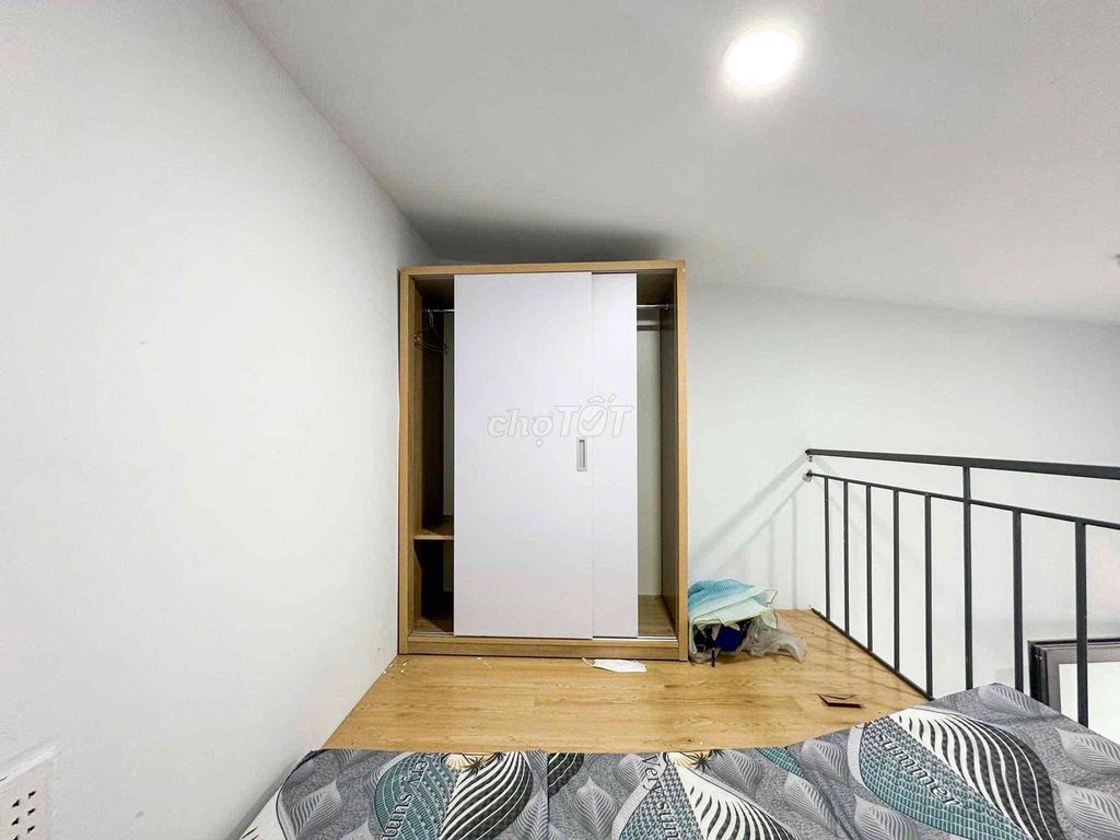 Rent the standing room full interior near tdtu, rmit, ou only 4