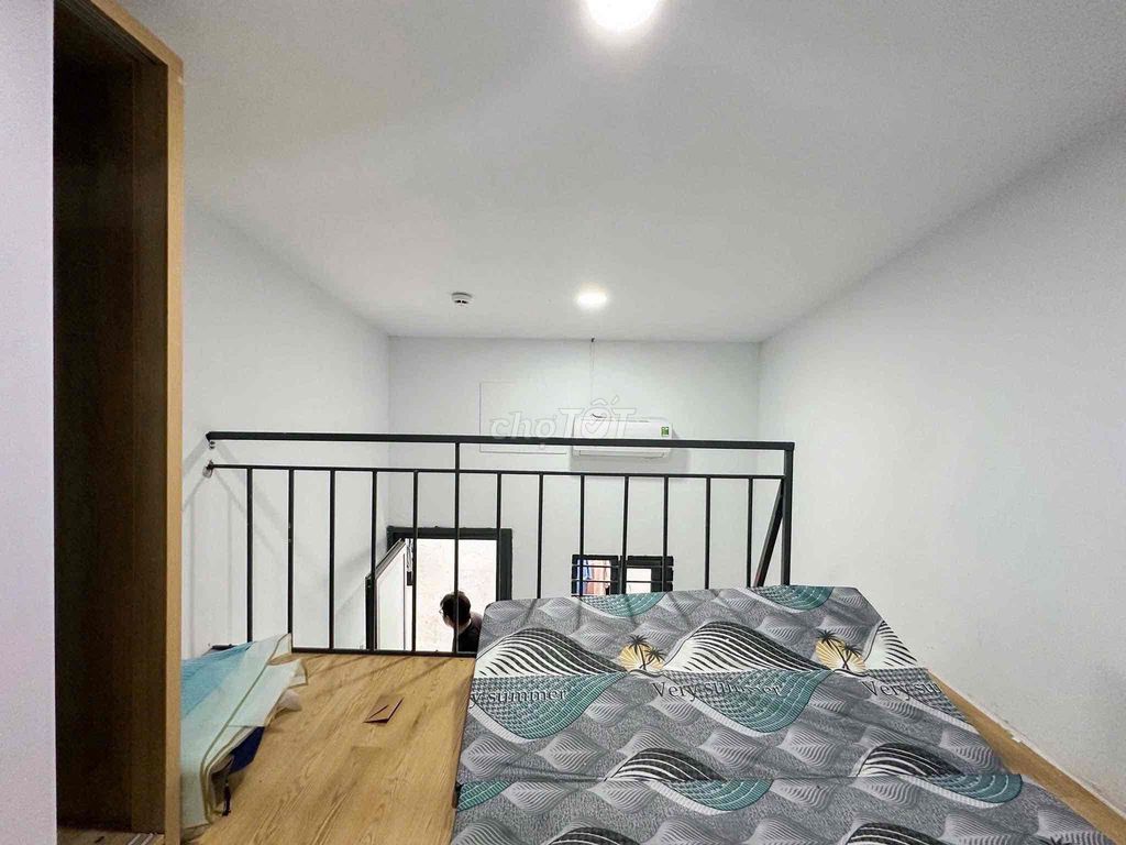 Rent the standing room full interior near tdtu, rmit, ou only 4