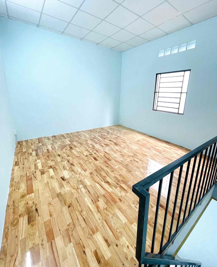 We'll call room 1-0-0-0-0-5-5M2, New Ninfection Market, Tân Phú