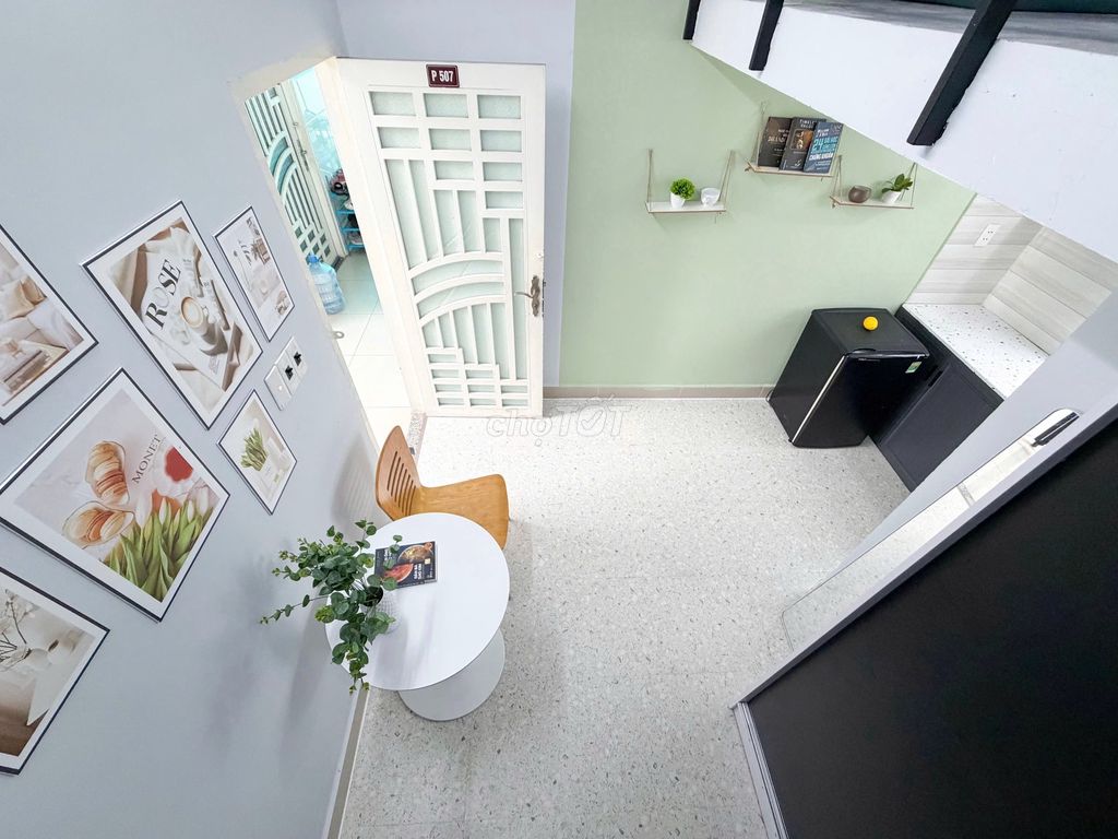 The main owner - the full-cost interior office right into the ostraca university