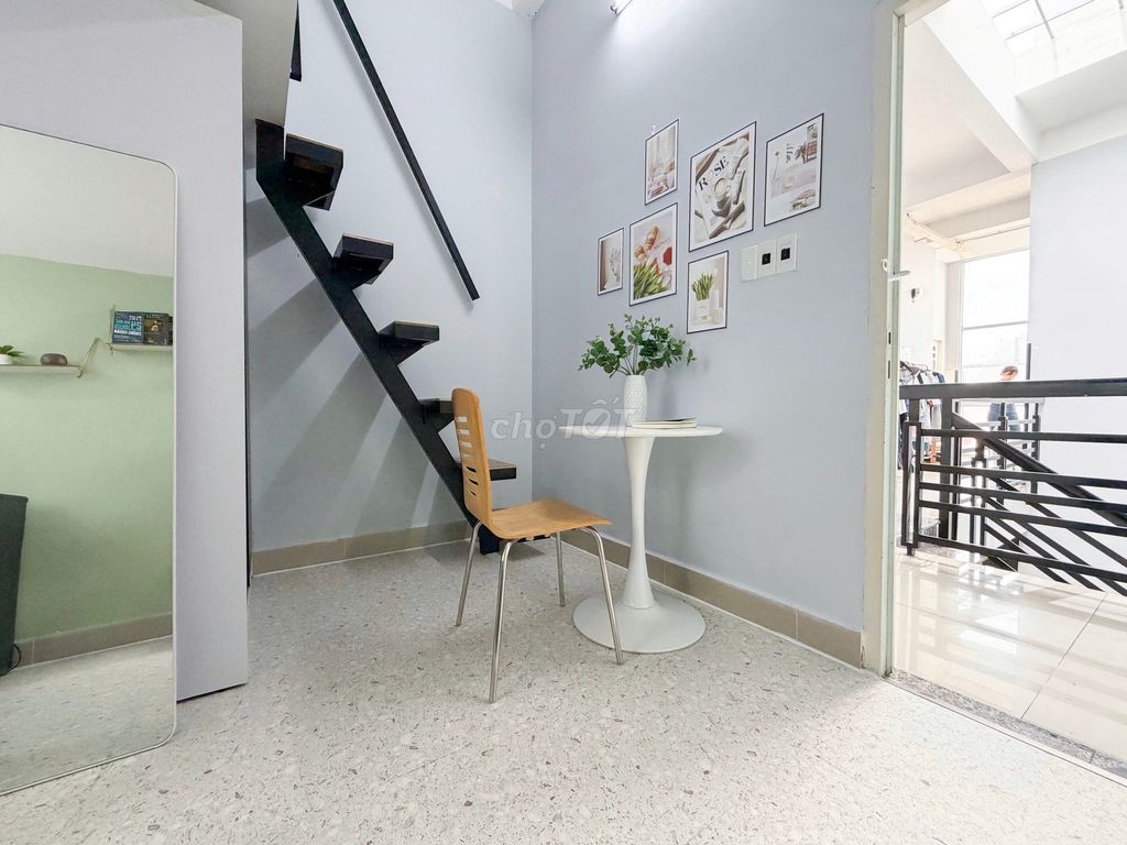 The main owner - the full-cost interior office right into the ostraca university