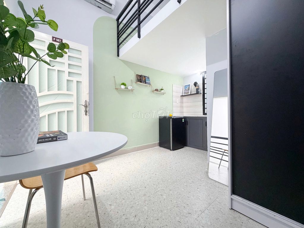 The main owner - the full-cost interior office right into the ostraca university