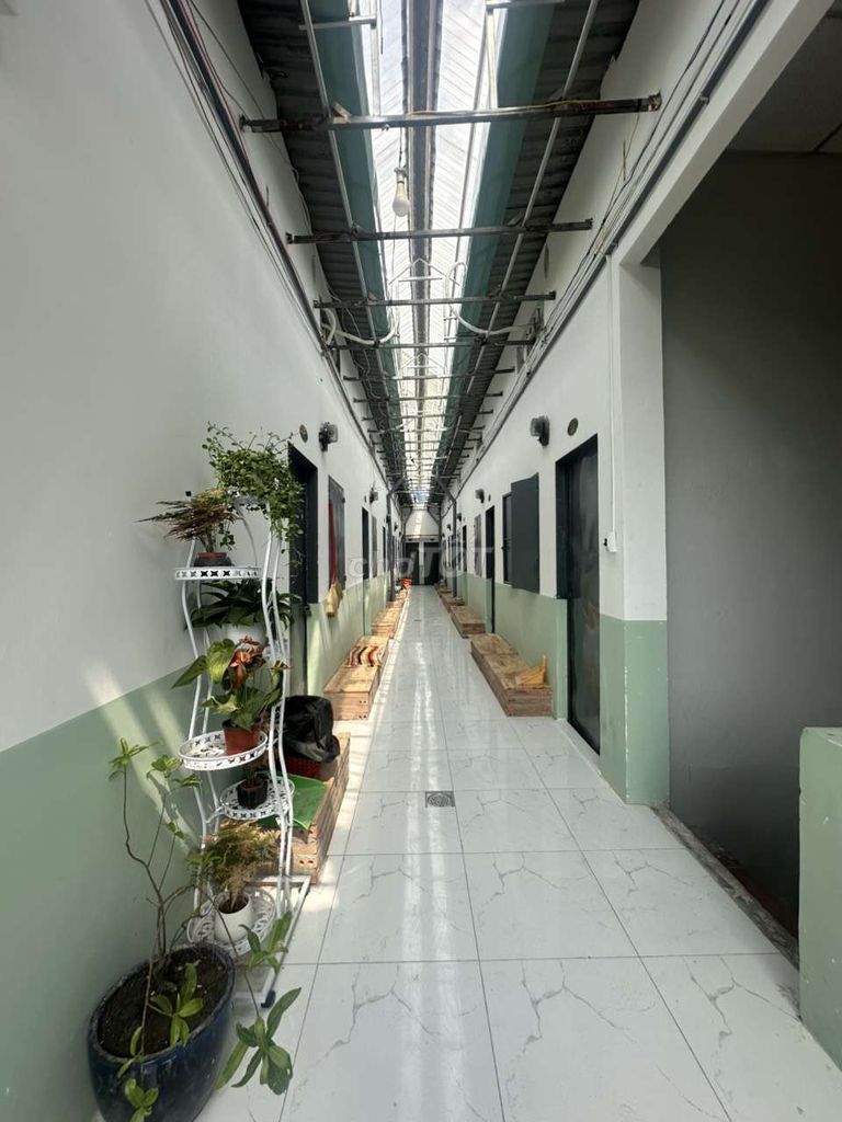 The kt house room system is full full of unguarded buildings, supporting students.