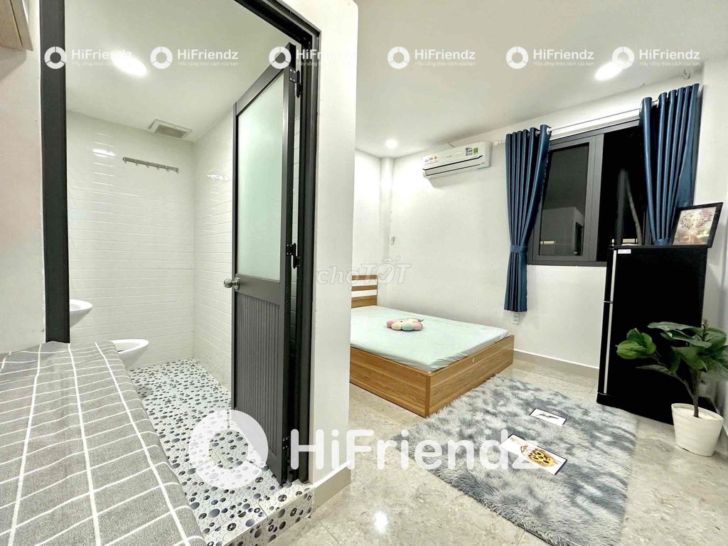 The cheap rent room makes the open air, the permanent center.