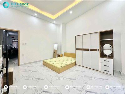 Let's rent out the entire interior as if it were Âu Cơ Longshanks