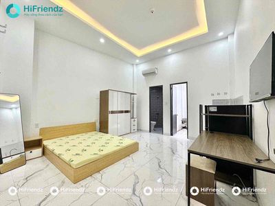 Let's rent out the entire interior as if it were Âu Cơ Longshanks
