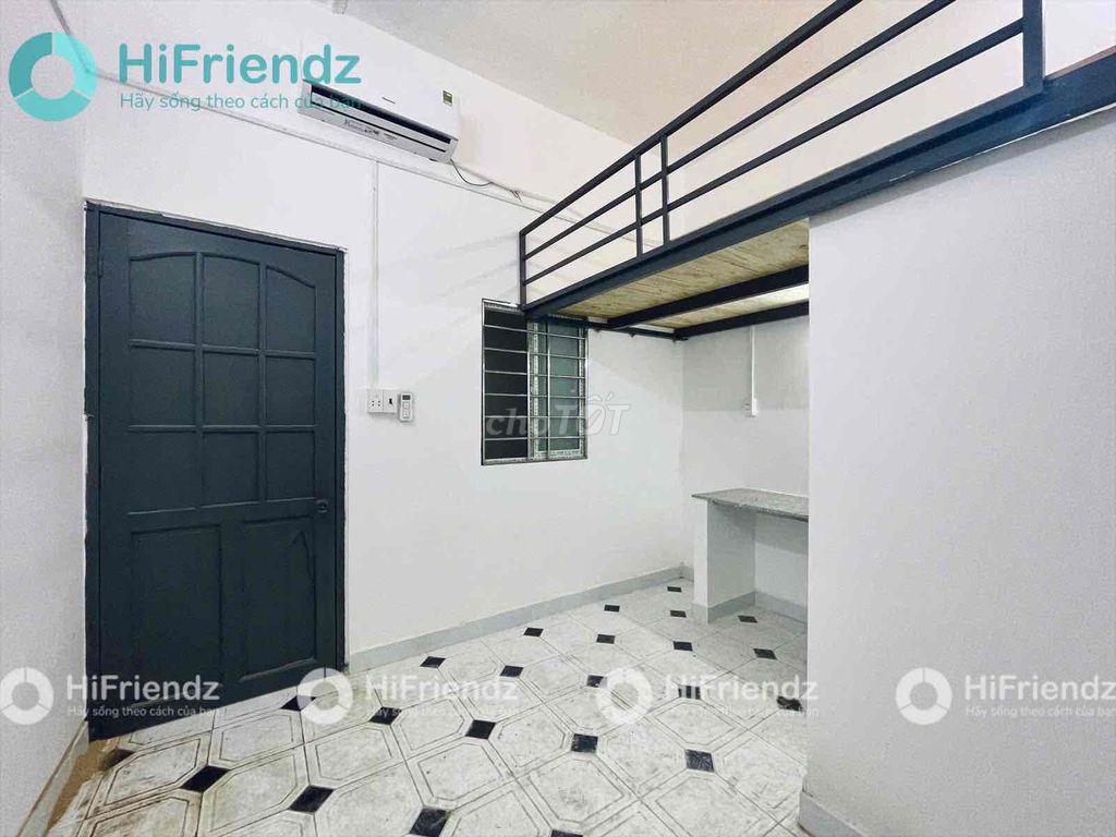 The new guard room is full of cheap furniture at the center of Phú Nhuận.