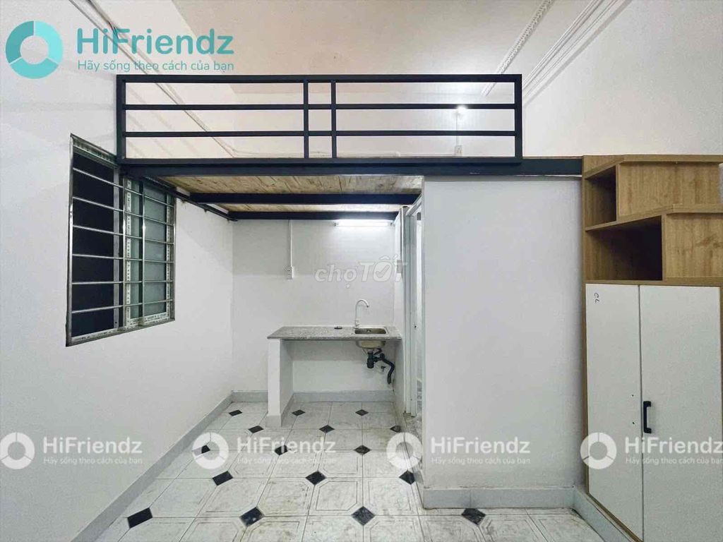 The new guard room is full of cheap furniture at the center of Phú Nhuận.