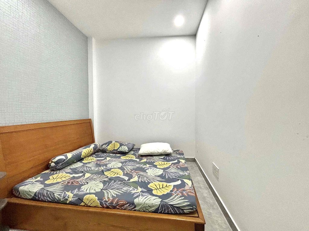 Rent a skylight/studio Âu Dương Lân, District 8 – near University sg