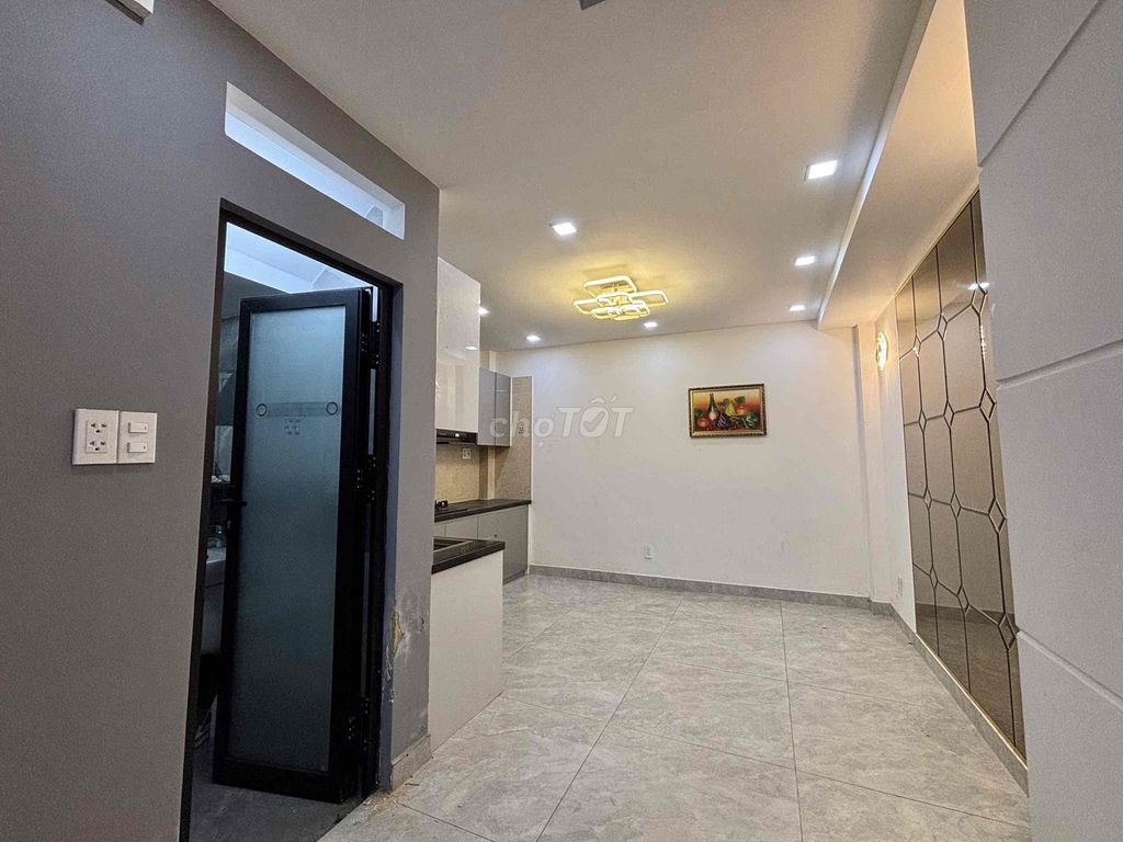 Rent a high ceiling ground - a super Âu Dương Lân private kitchen