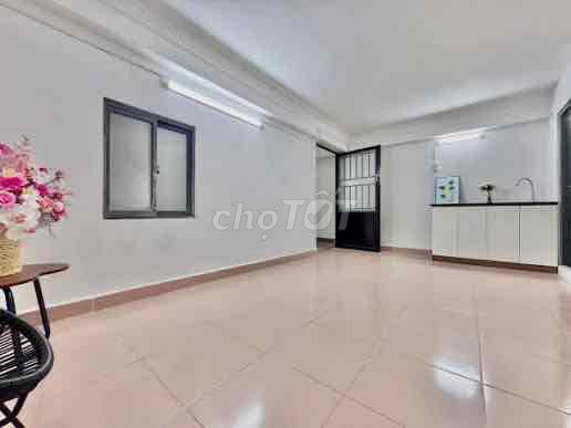 District 12 Dương Thị Mười. It's close to Chinese Light software. District 12. Market