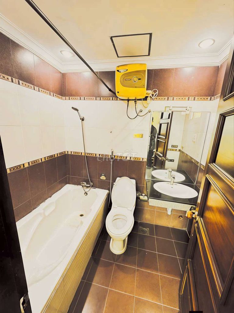 House Hagl 1, Marjour master has rooms for women and also men and women.