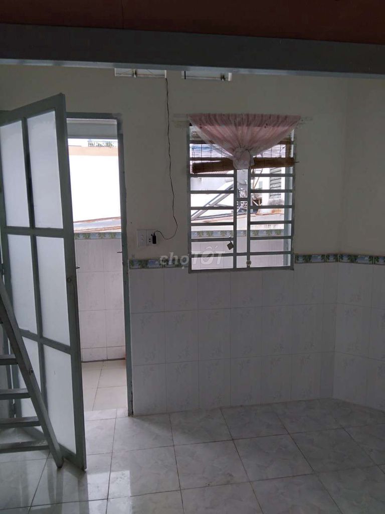 Rent a cheap apartment on Dương Quảng Hàm. 5 Gò Vấp.