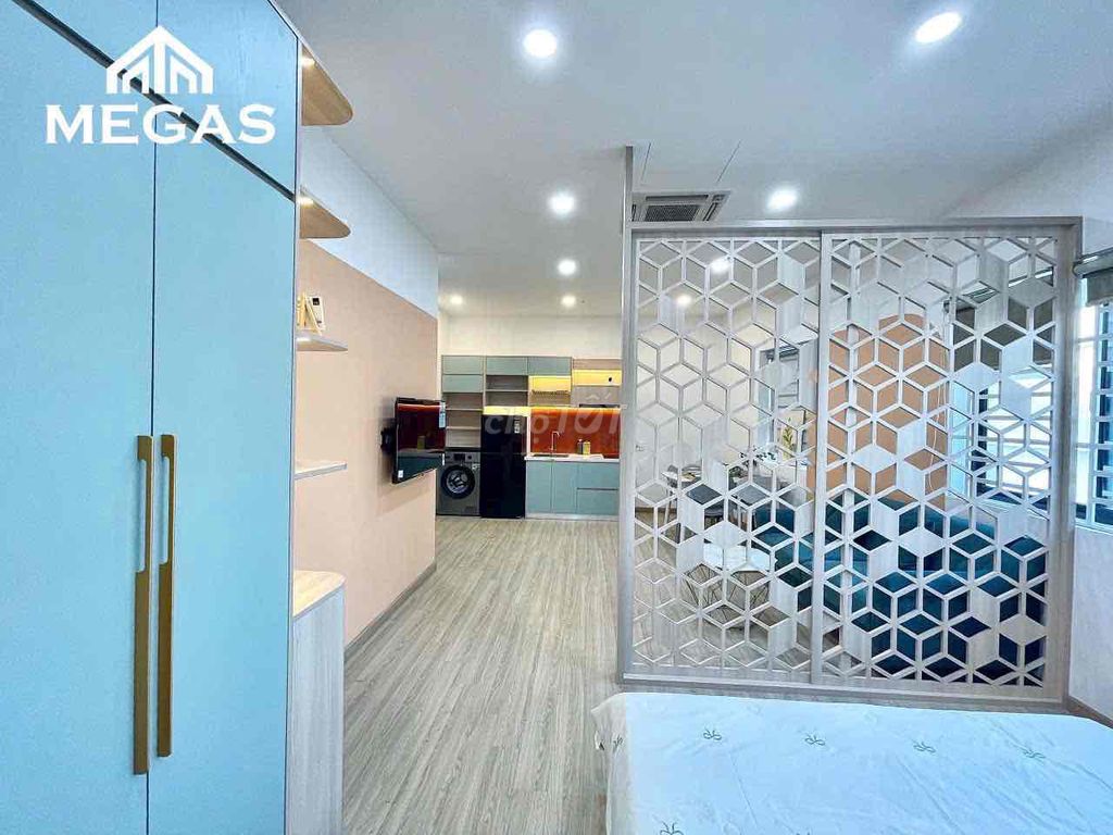 Rent a super-looking apartment in the middle of the 6th district! Get out of here!