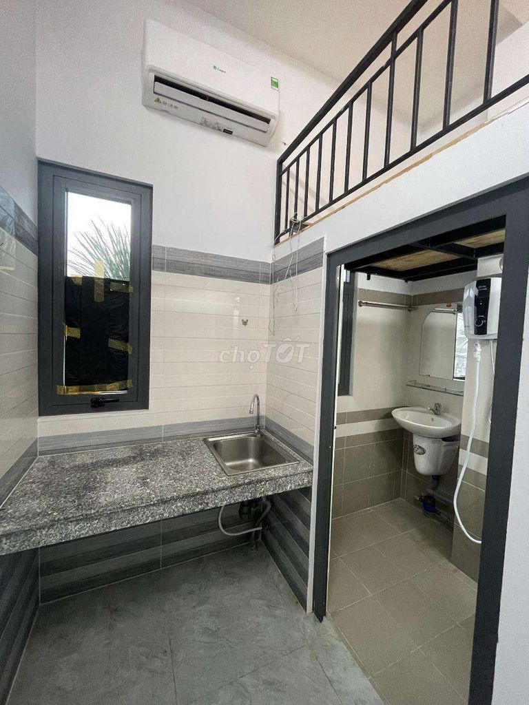 Rent a hotel room at 3 million and four million.