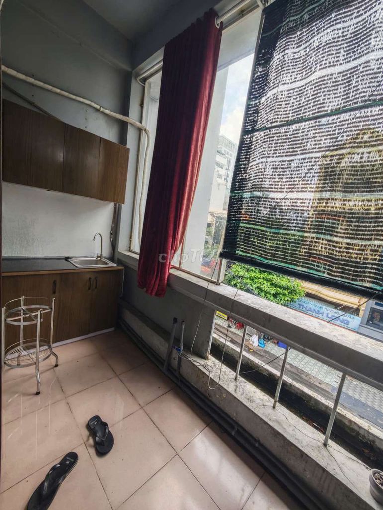 Room 2 million8 has air conditioning, interiors.