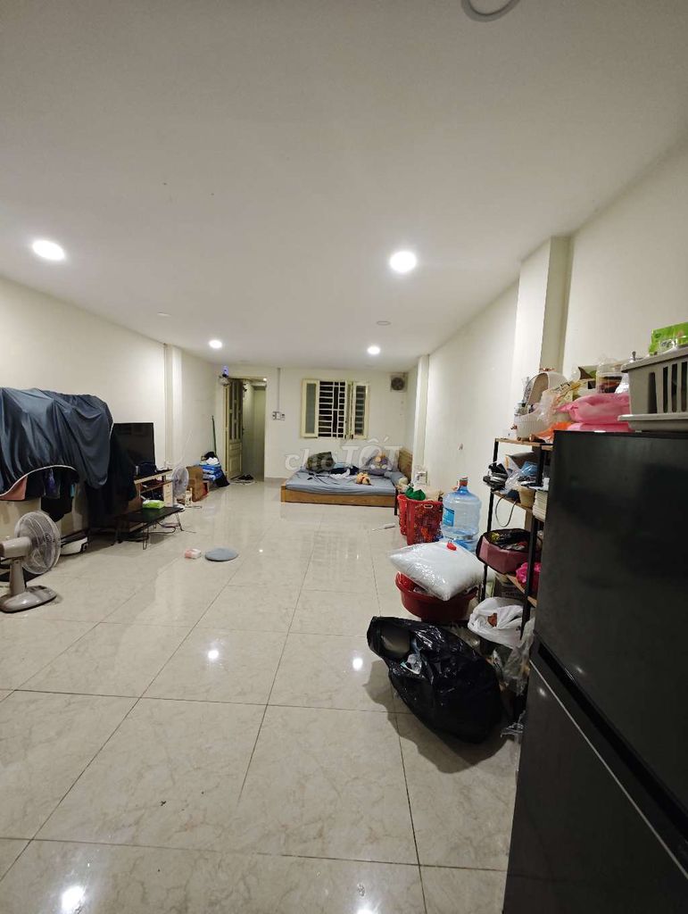 Room 2 million8 has air conditioning, interiors.