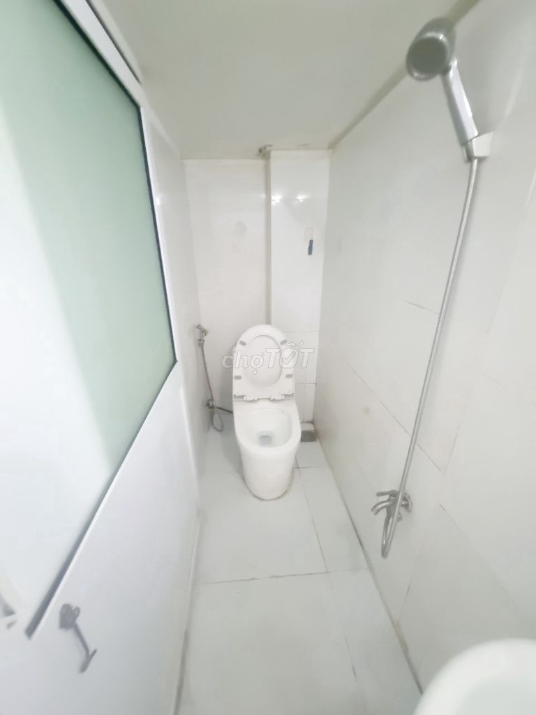 Gò Vấp's room has 3 million guards.